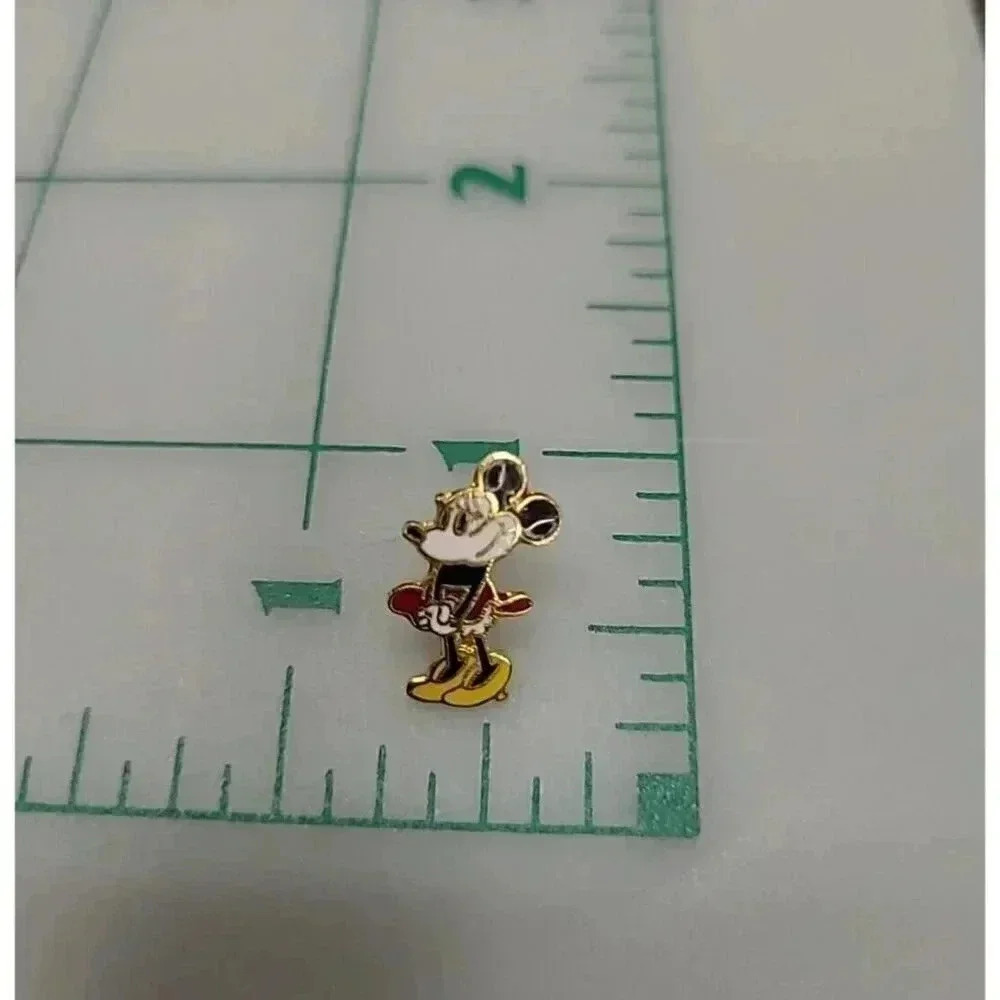 Vintage Disney Minnie Mouse Collectors Pin No Back